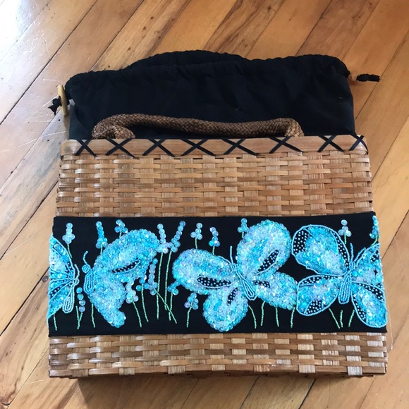 Pita Kura Handbeaded Drawstring Straw Bags - Picture 7 of 7